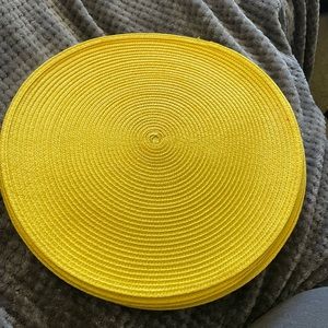 6 summery yellow placemats